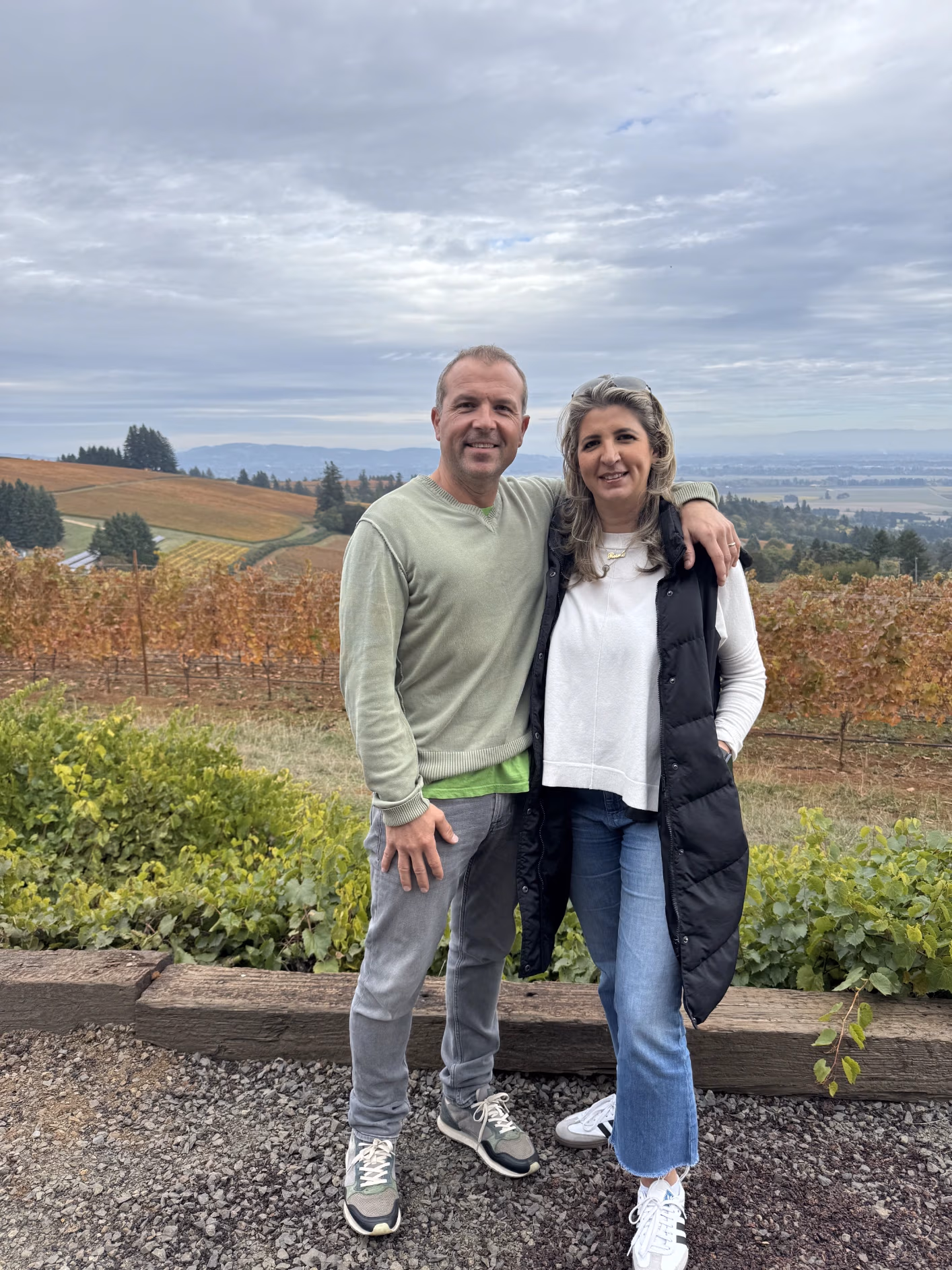 Wine tasting group KEF Van Oregon